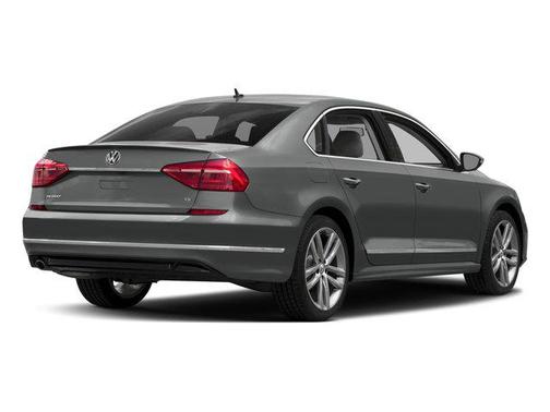 Pure White 2018 Volkswagen Passat 2.0T R-Line