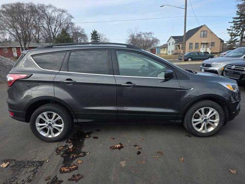 Magnetic Metallic 2018 Ford Escape SE