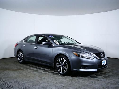 Gun Metallic 2016 Nissan Altima 2.5 SR