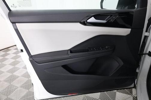 Pure White 2025 Volkswagen Taos 1.5T S