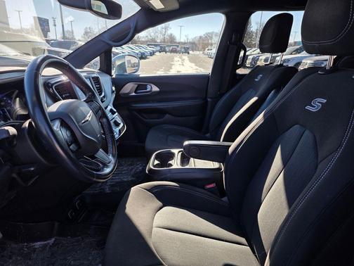 2020 Chrysler Pacifica Touring