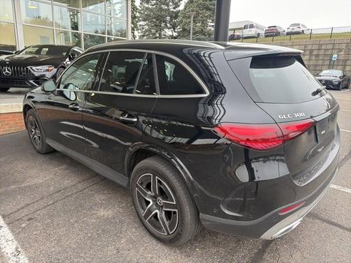 2025 Mercedes-Benz GLC 300 4MATIC