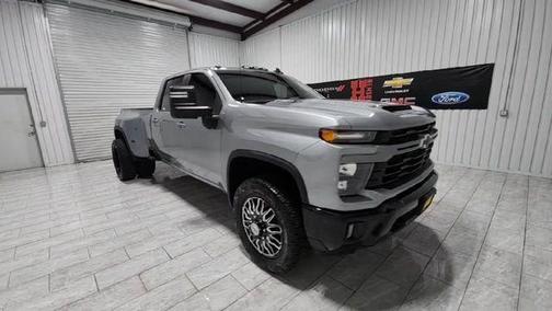 2025 Chevrolet Silverado 3500 LT