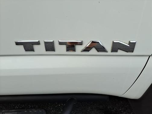 2024 Nissan Titan SV
