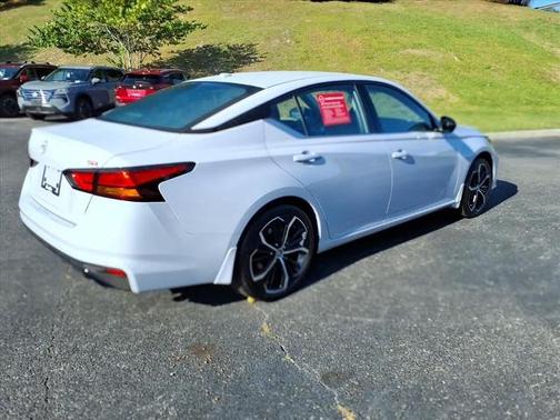 2025 Nissan Altima SR