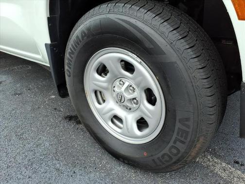 Glacier White 2022 Nissan Frontier S