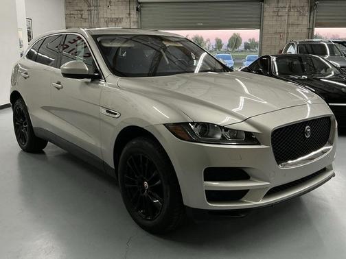 2017 Jaguar F-PACE 35t Prestige