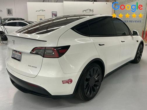 Pearl White Multi-Coat 2022 Tesla Model Y Performance Dual Motor All-Wheel Drive