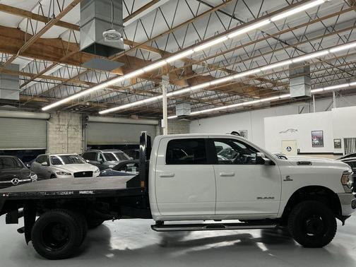 2021 RAM 3500 Big Horn Crew Cab 4x4 8' Box