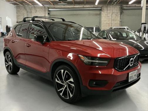 2020 Volvo XC40 T5 R-Design