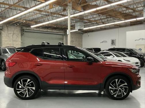 2020 Volvo XC40 T5 R-Design