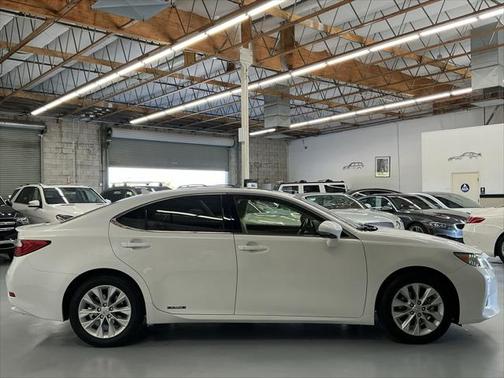 2013 Lexus ES 300h Base