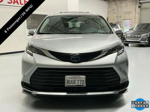 2021 Toyota Sienna LE