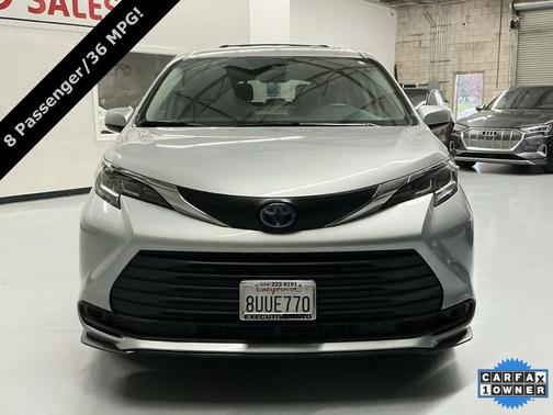 2021 Toyota Sienna LE