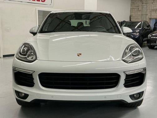 2018 Porsche Cayenne Platinum Edition