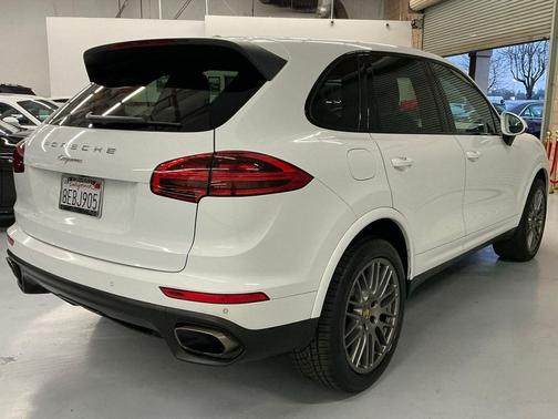 2018 Porsche Cayenne Platinum Edition