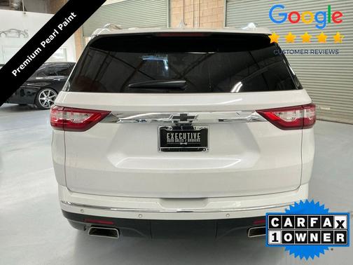 Iridescent Pearl Tricoat 2021 Chevrolet Traverse Premier
