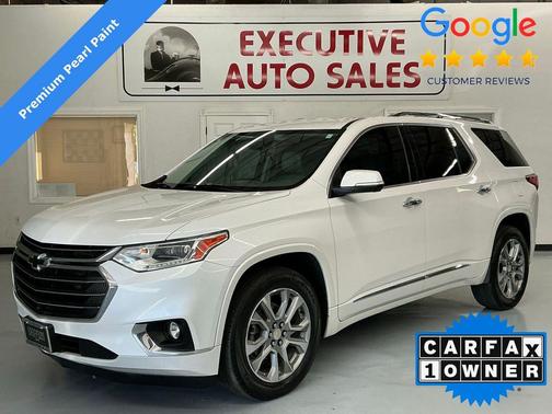 Iridescent Pearl Tricoat 2021 Chevrolet Traverse Premier