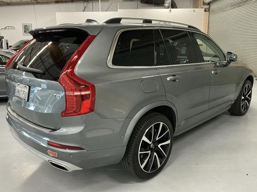 2019 Volvo XC90 Momentum