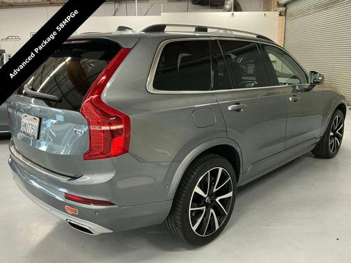 2019 Volvo XC90 Momentum