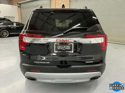 2023 GMC Acadia AWD SLT