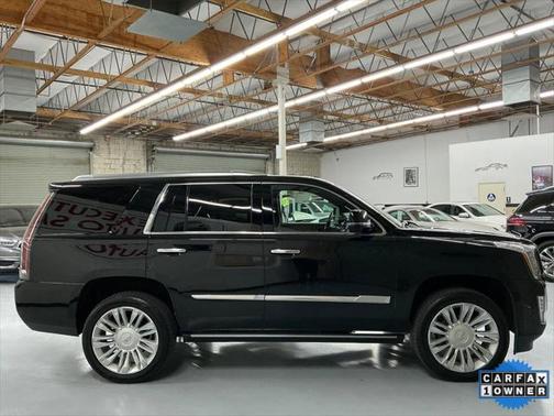 2017 Cadillac Escalade Platinum