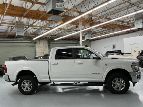 2020 RAM 2500 Laramie Crew Cab 4X4 6'4' Box
