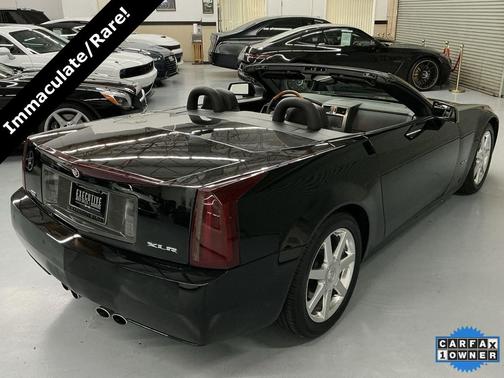 2005 Cadillac XLR Base