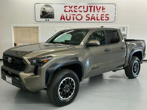 2025 Toyota Tacoma Hybrid TRD Off Road