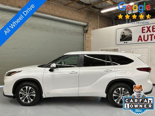Pearl 2023 Toyota Highlander Hybrid XLE