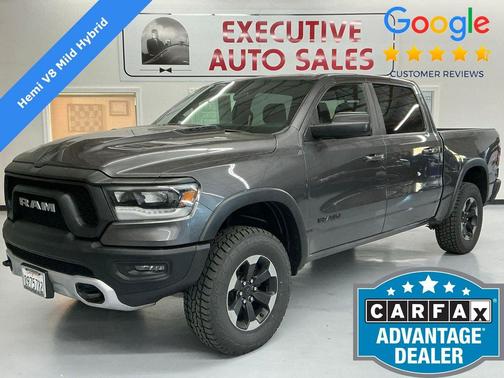 Diamond Black Crystal Pearlcoat 2019 RAM 1500 Rebel