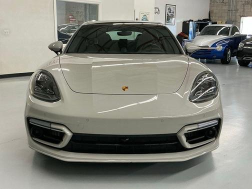2023 Porsche Panamera GTS