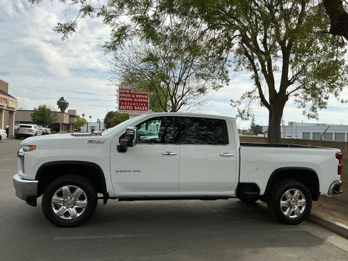 Summit White 2022 Chevrolet Silverado 2500 LTZ