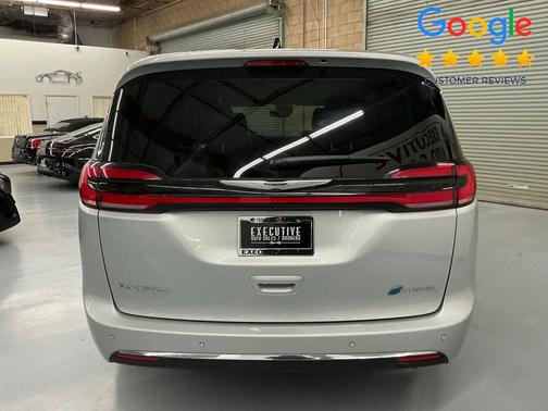 2023 Chrysler Pacifica Hybrid Touring L