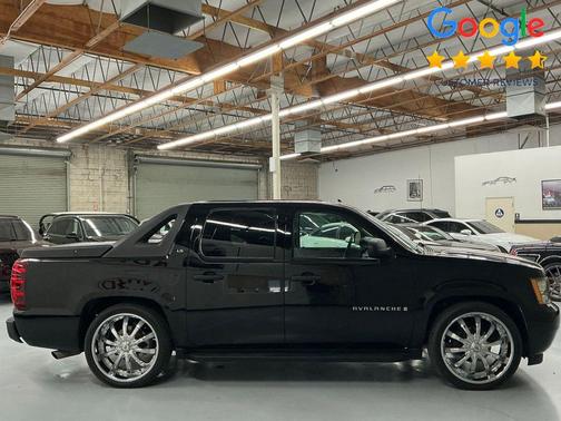 Black 2007 Chevrolet Avalanche 1500 LS
