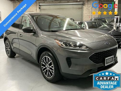 Carbonized Gray Metallic 2022 Ford Escape SE