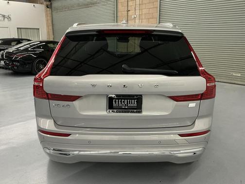 2022 Volvo XC60 Recharge Plug-In Hybrid T8 Inscription Expression