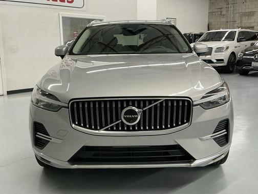 2022 Volvo XC60 Recharge Plug-In Hybrid T8 Inscription Expression