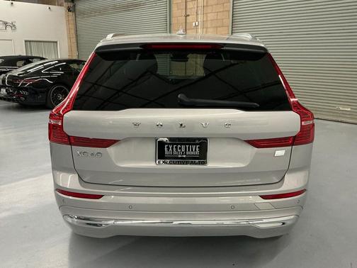 2022 Volvo XC60 Recharge Plug-In Hybrid T8 Inscription Expression