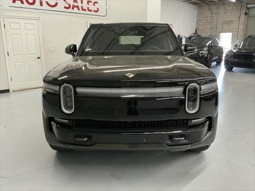 2025 Rivian R1S Adventure