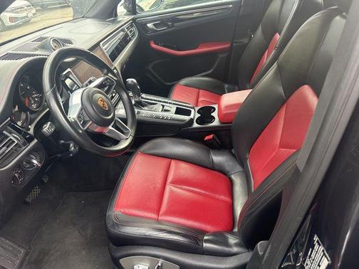 2021 Porsche Macan Base