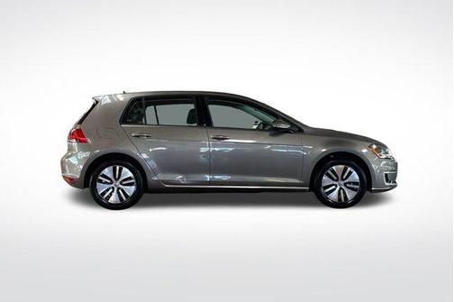 2016 Volkswagen e-Golf SE