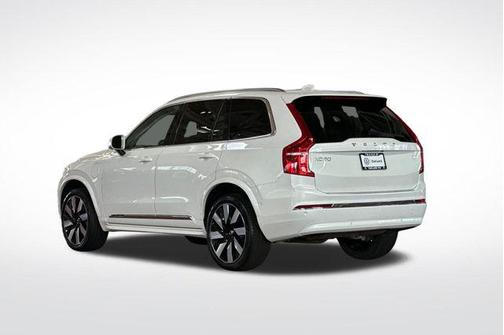 2024 Volvo XC90 Recharge Plug-In Hybrid T8 Plus Bright Theme 7-Seater