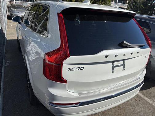 2024 Volvo XC90 Recharge Plug-In Hybrid T8 Plus Bright Theme 7-Seater