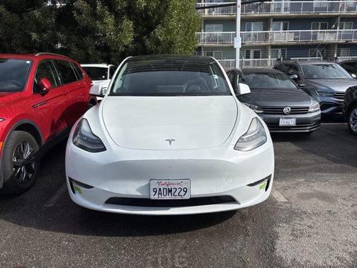 2022 Tesla Model Y Long Range Dual Motor All-Wheel Drive