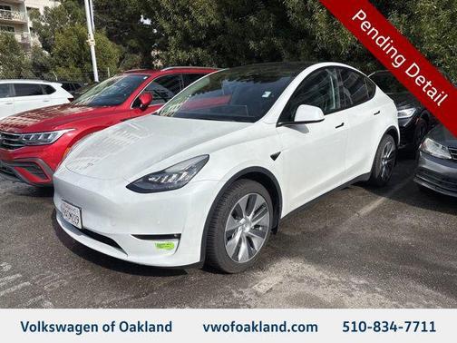 2022 Tesla Model Y Long Range Dual Motor All-Wheel Drive