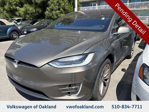 Gold 2016 Tesla Model X 70D