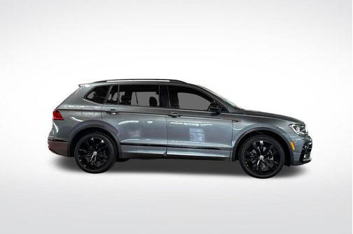 Platinum Gray Metallic 2021 Volkswagen Tiguan 2.0T SE R-Line Black