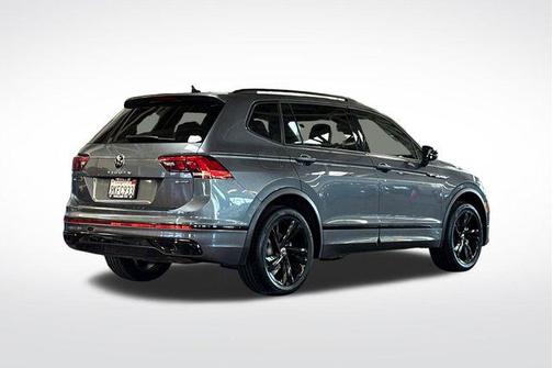 Platinum Gray Metallic 2024 Volkswagen Tiguan 2.0T SE R-Line Black 4MOTION