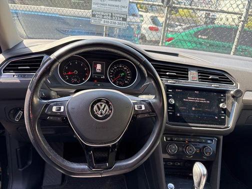 Moss Green 2018 Volkswagen Tiguan 2.0T SEL